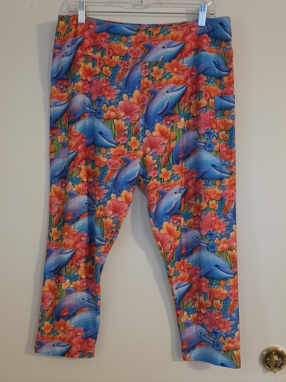 NIB Rainbow Dolphin Capris TC2 Aqua Blue Tropical Floral Capri Pocket Leggings